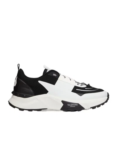 VALENTINO GARAVANI VALENTINO GARAVANI TRUE ACT LACE-UP SNEAKERS