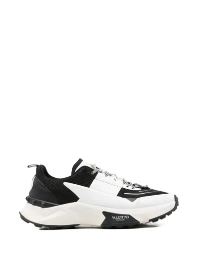 Pre-owned Valentino Garavani True Act Rockstud Sneakers In White