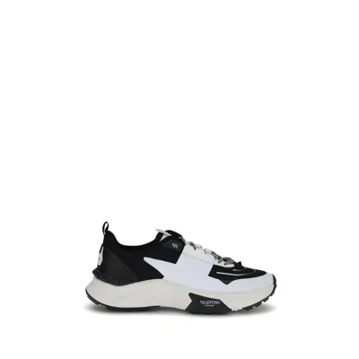 VALENTINO GARAVANI TRUE ACT SNEAKERS
