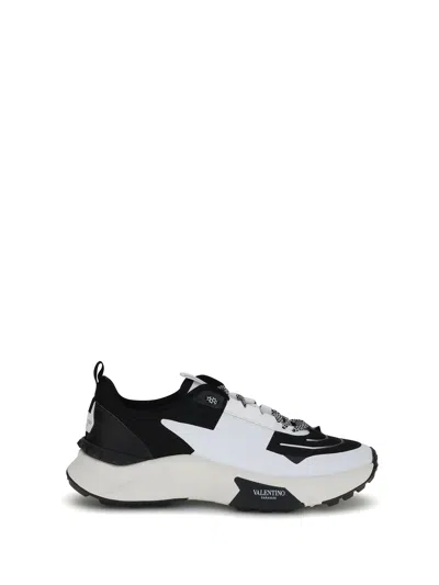 VALENTINO GARAVANI TRUE ACT SNEAKERS