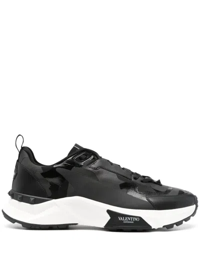 VALENTINO GARAVANI TRUE ACT SNEAKERS