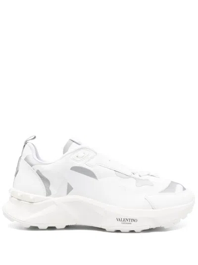 VALENTINO GARAVANI TRUE ACT SNEAKERS