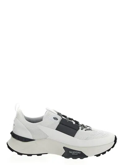VALENTINO GARAVANI TRUE ACT SNEAKERS