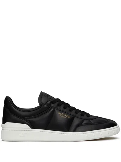 Valentino Garavani Black Upvillage Low Top Nappa Leather Sneakers In 0no