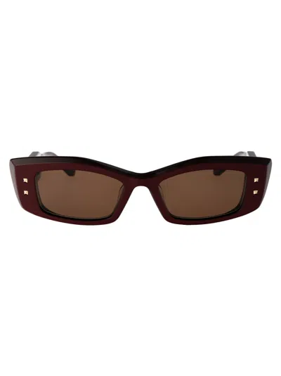 Valentino V - Quattro Sunglasses In 109b Bdx - Gld