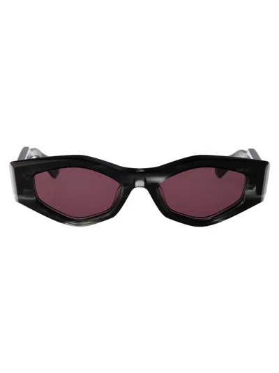 Valentino V - Tre Sunglasses In 101a Blk - Gld
