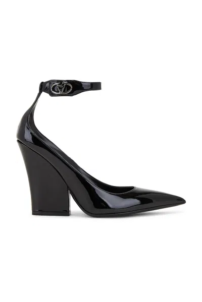 VALENTINO GARAVANI V LOGO 105 LOCKETTE ANKLE STRAP PUMP