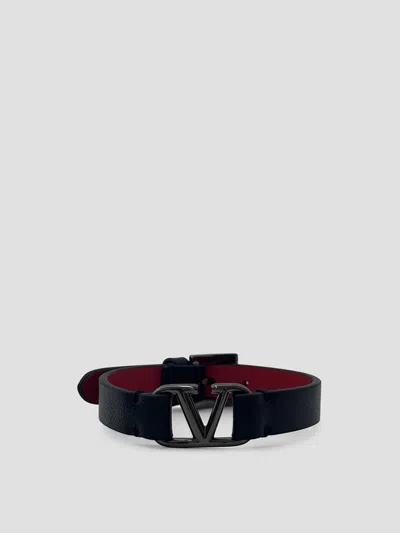 Valentino Garavani Valentino V Logo Signature Leather Bracelet In Black/rouge Pur