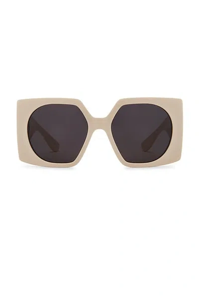 Valentino Vain Bold Square Sunglasses In Brown