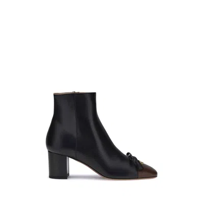 Valentino Garavani Valet Du Roi Bootie In Black