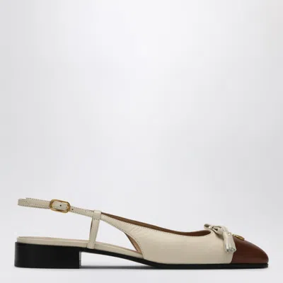 VALENTINO GARAVANI VALENTINO GARAVANI VALET DU ROI SLINGBACK BALLERINA FLATS IN BUTTER/TOBACCO