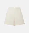Valentino V-plaque Short Shorts In Weiss