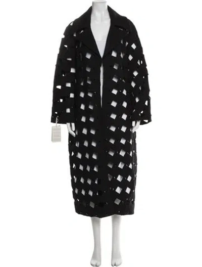 Pre-owned Valentino Virgin Wool Coat In Black