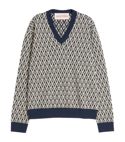 Valentino Geometric Zigzag Knitwear With V-neck Design In Gray