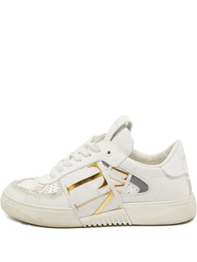 Pre-owned Valentino Garavani Vl7n Leather Logo Sneakers In White