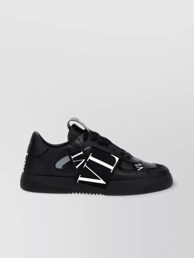 Valentino Garavani Vl7n Low-top Sneakers Perforated Toe In Black