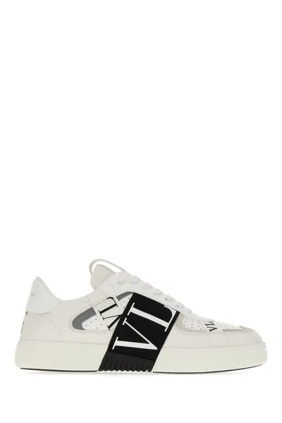 Valentino Garavani Vl7n Sneakers In Bianconerobiabiaghiacciobiane
