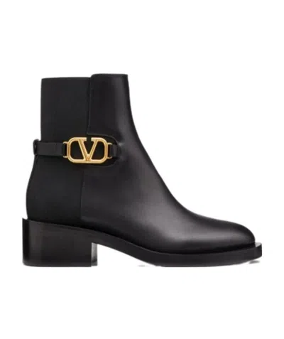 VALENTINO GARAVANI VALENTINO VLOGO SIGNATURE ROUND TOE ANKLE BOOTS