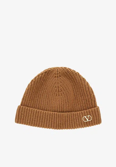 Valentino Garavani Vlogo Cashmere Ribbed Beanie In Brown