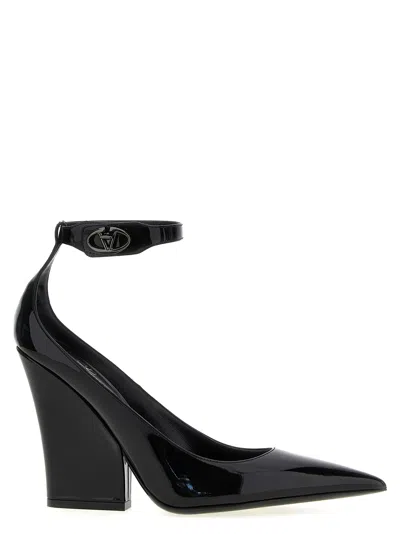 Valentino Garavani Vlogo Locker Pumps In Black