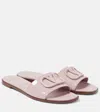 Valentino Pantoletten Vlogo Aus Lackleder In Pink
