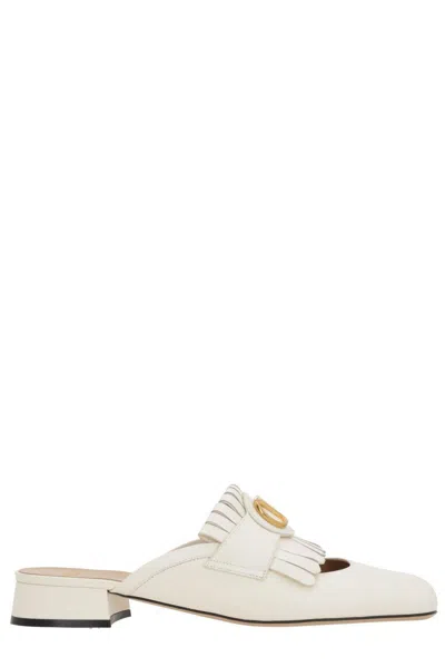 VALENTINO GARAVANI VLOGO PLAQUE SQUARE TOE SANDALS