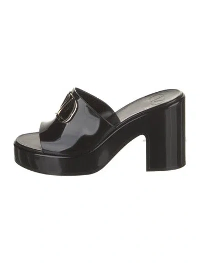 Pre-owned Valentino Garavani Vlogo Rubber Slides In Black
