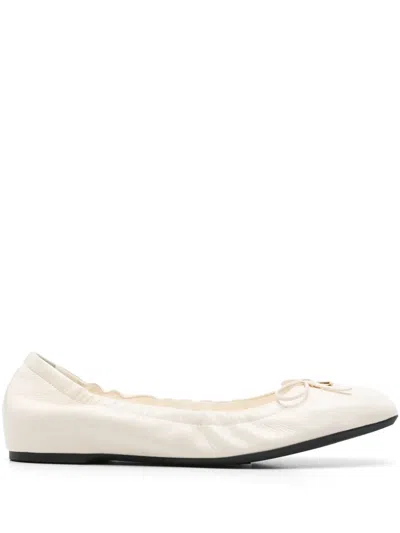 Valentino Garavani Leather Vlogo Ballerina Flats In Winter Wht
