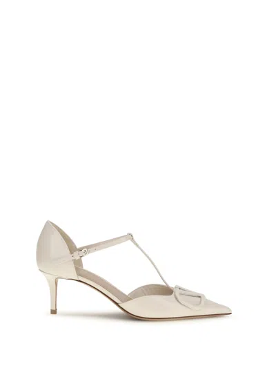 Valentino Garavani Vlogo Signature Dorsay Pumps In Neutral