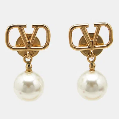 Pre-owned Valentino Garavani Vlogo Signature Faux Pearls Gold Tone Metal Drop Earrings