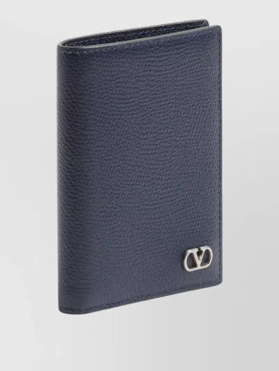 Valentino Garavani Vlogo Signature Grainy Calfskin Bifold Cardholder In Blue