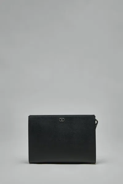 Valentino Garavani Vlogo Signature Grainy Calfskin Pouch In Black