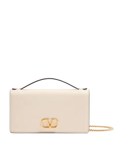 Valentino Garavani Valentino Vlogo Signature Grainy Calfskin Wallet With Chain In Neutral