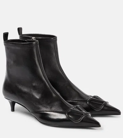 Valentino Garavani Vlogo Signature Leather Ankle Boots In Schwarz