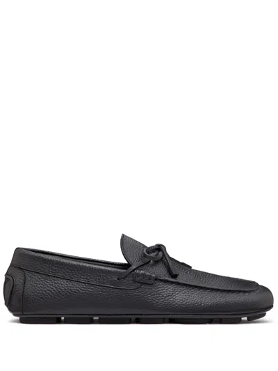 Valentino Garavani Vlogo Grained Leather Driving Shoes In Black