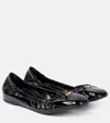 Valentino Vlogo Signature Patent Leather Ballet Flats In Schwarz
