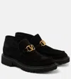 Valentino Garavani Vlogo Signature Suede Ankle Boots In Schwarz
