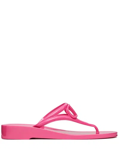 Valentino Garavani Vlogo Signature Rubber Thong Sandals In Pink