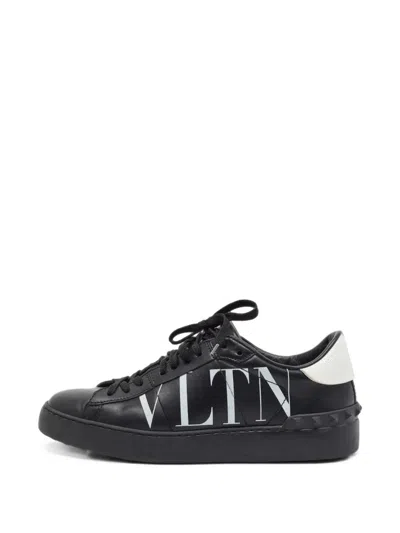 Pre-owned Valentino Garavani Vltn Lace-up Sneakers In Black