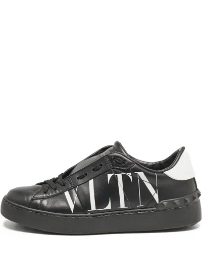 Pre-owned Valentino Garavani Vltn Leather Logo Sneakers In Black