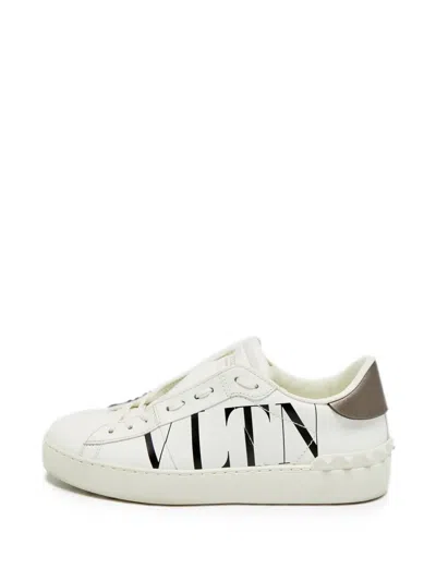 Pre-owned Valentino Garavani Vltn Leather Sneakers In White