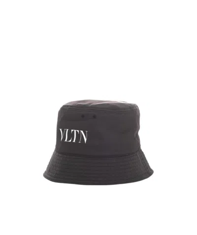Valentino Garavani Vltn Logo-print Bucket Hat In Black