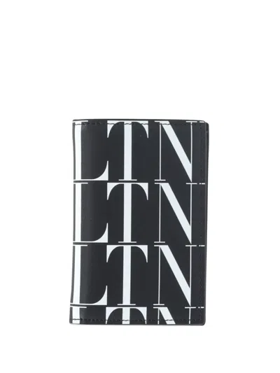 Pre-owned Valentino Garavani Vltn-print Calf Leather Cardholder In Black