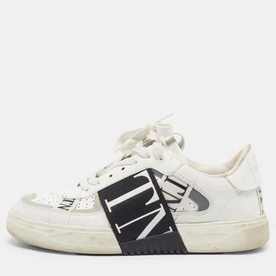 Pre-owned Valentino Garavani Vltn Size 37 White/black Canvas And Leather Low Top Sneakers