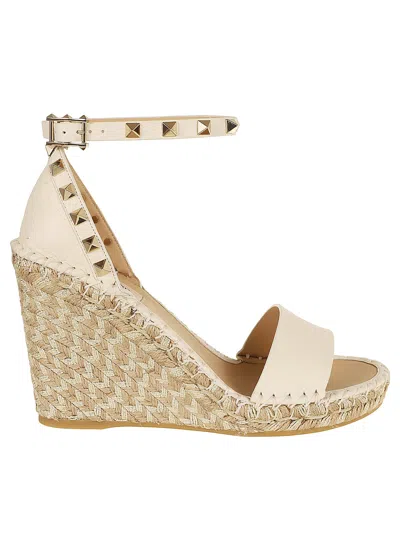 Valentino Garavani Garavani Rockstud Leather Espadrille Wedge Sandals In Saddle Brown Natural