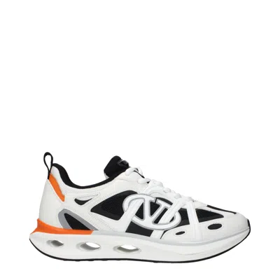 Valentino Garavani Low Top Vlogo Easyjog Sneakers In White
