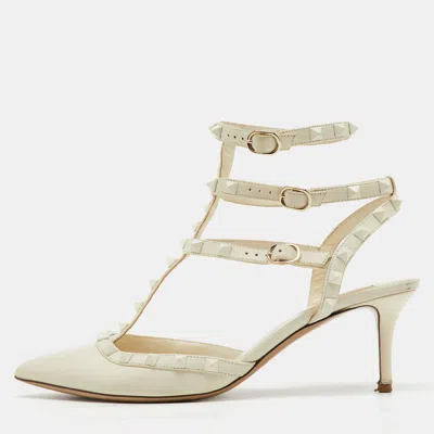 Pre-owned Valentino Garavani White Leather Rockstud Caged Ankle Strap Pumps Size 40