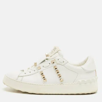 Pre-owned Valentino Garavani White Leather Rockstud Untitled Low Top Sneakers Size 34