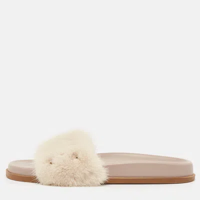 Pre-owned Valentino Garavani White Mink Fur Rockstud Flat Slides Size 38.5