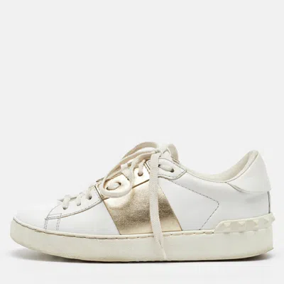 Pre-owned Valentino Garavani White/gold Leather Rockstud Low Top Sneakers Size 35.5